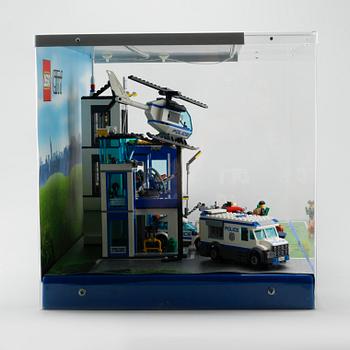 LEGOMONTER, Lego City #60043 samt #60047, 2014.