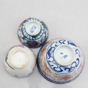 Six pieces of porcelain, China, late Qing and 20th century.