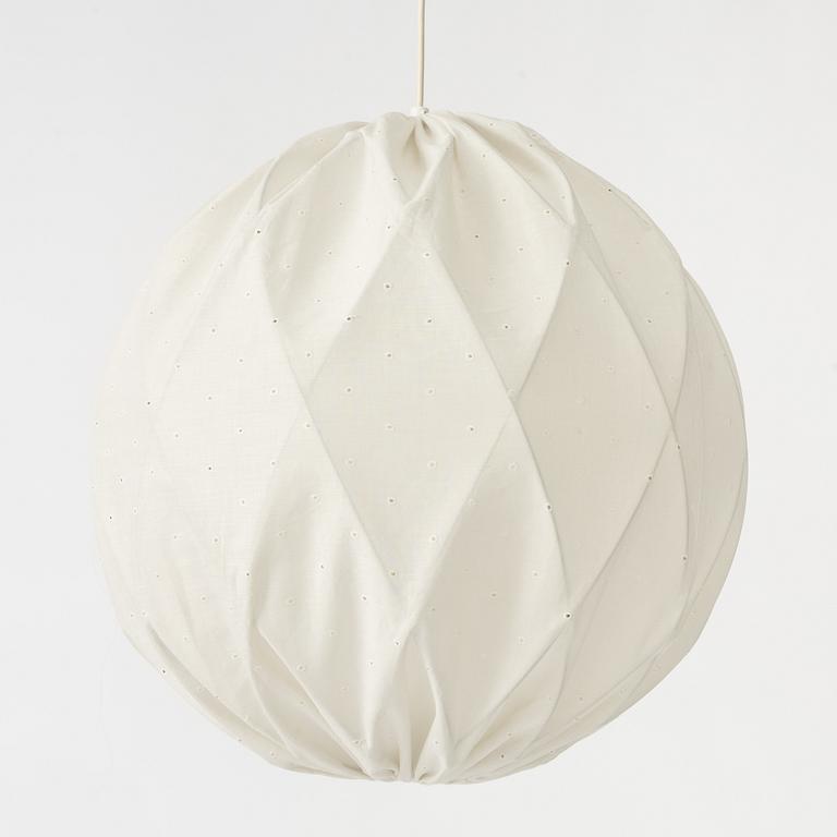 Tore Ahlsén, taklampa, "Pia-lampan", Gärsnäs.