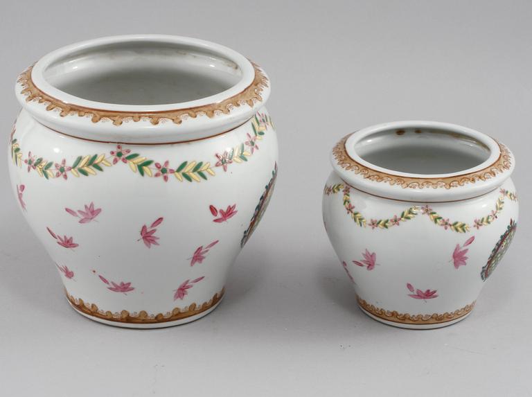 SKÅLAR, 2 st, porslin, troligen Samson, Frankrike, 1900-tal.