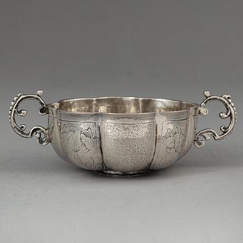 Anders Wibeck, brännvinsskål, silver, Borås (verksam -1702-1727(1730)). Barock.