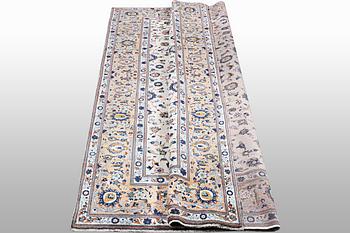 A carpet, Kashan, ca 359 x 238 cm.