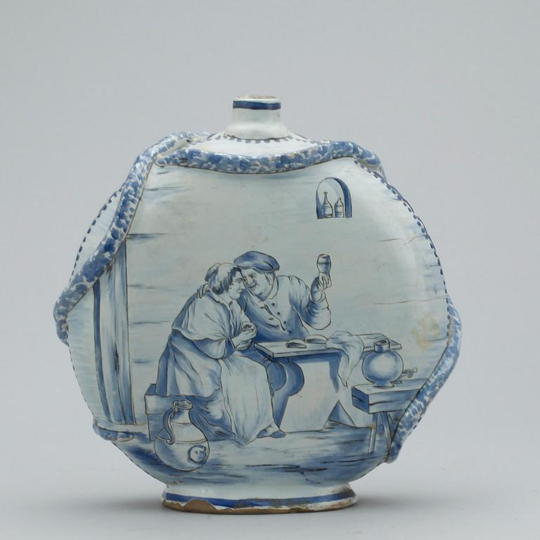 PILGRIMSKRUS, fajans. Troligen Holland 1700-tal.