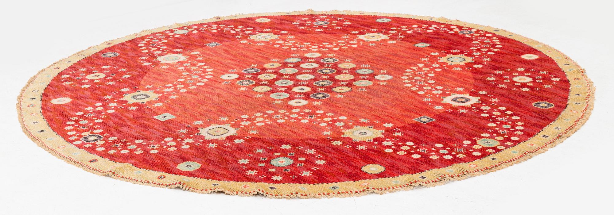 Barbro Nilsson, a carpet, 'Röda rabatten', round, knotted pile, diameter c 287 cm, AB Märta Måås-Fjetterström, unsigned.
