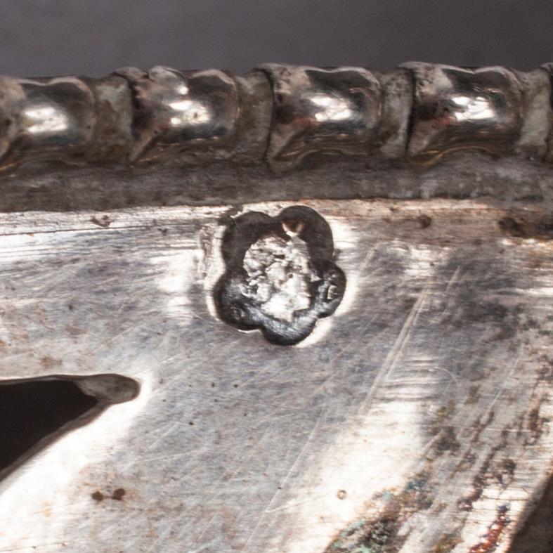 BRICKA, silver, Österrike-Ungern 1866-1937. Vikt 619 g.
