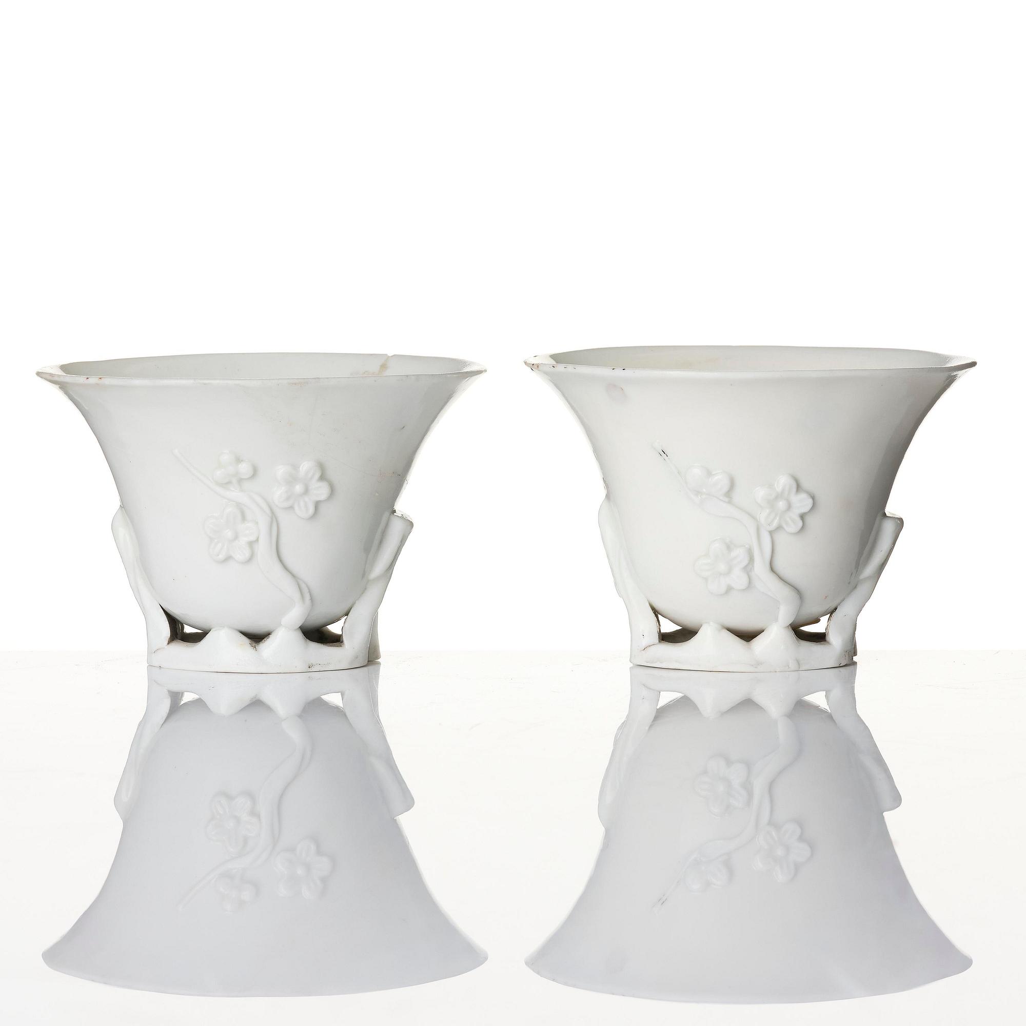 Vas, samt koppar, tre stycken, blanc de chine. Qingdynastin, 1700-tal.