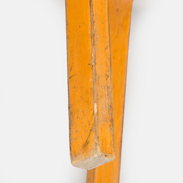 Alvar Aalto, stolar, 2 st, modell 66 och 69,  Artek 1900-talets mitt.