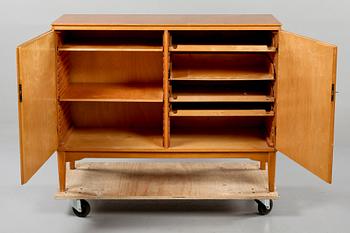 SIDEBOARD, Nordiska Kompaniet, omkring 1900-talets mitt.