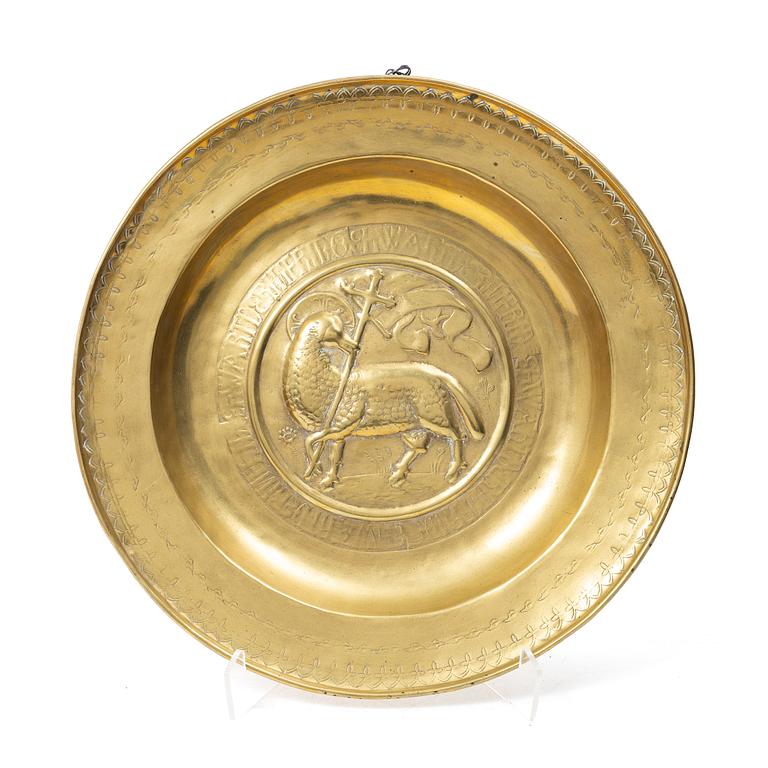 A Historismus brass baptism dish, 19th century.