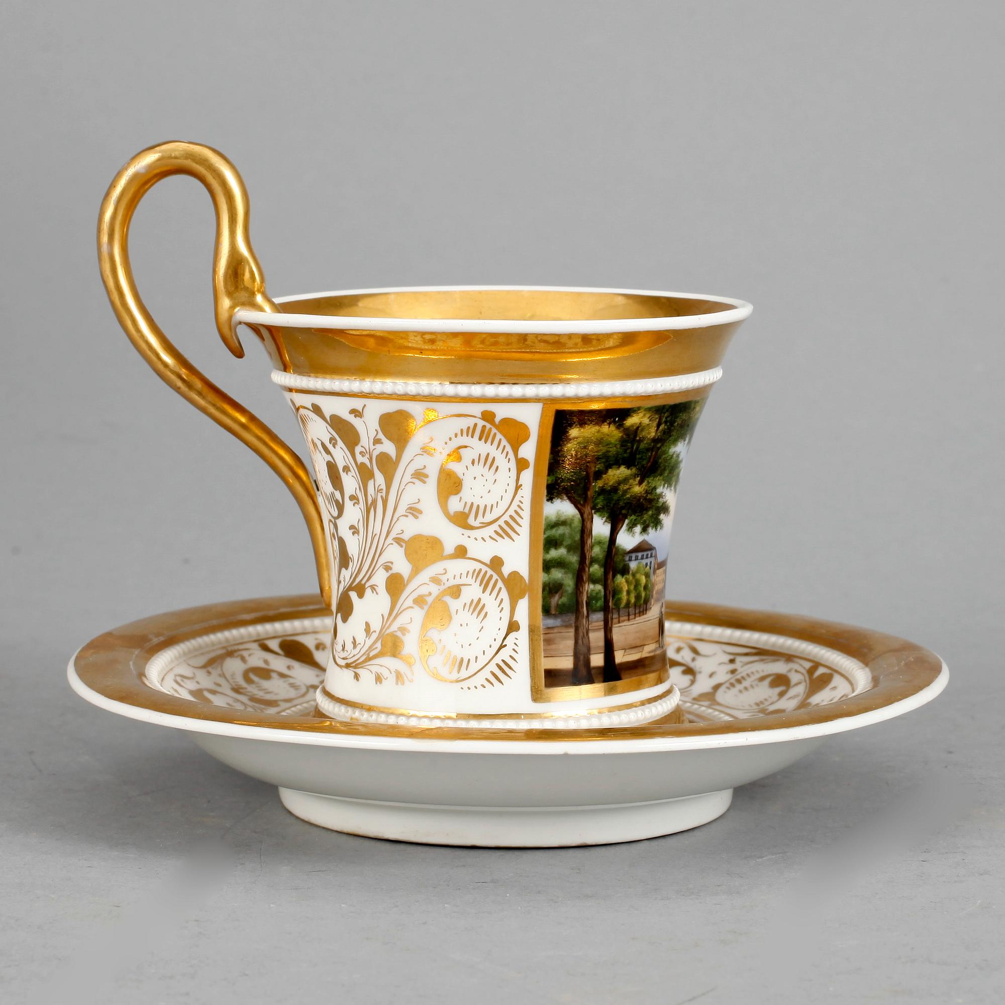 PRAKTKOPP MED FAT, porslin, empire, Berlin 1800-talets första hälft.