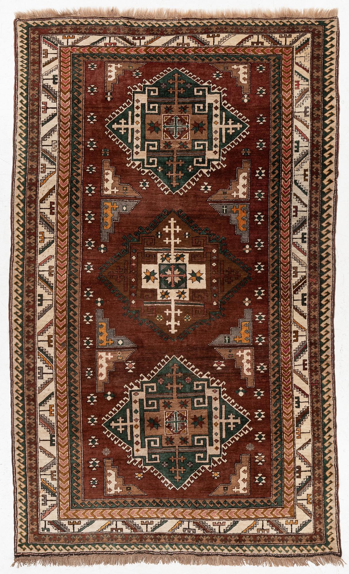 Carpet, Kazak style, approx. 270 x 165 cm.