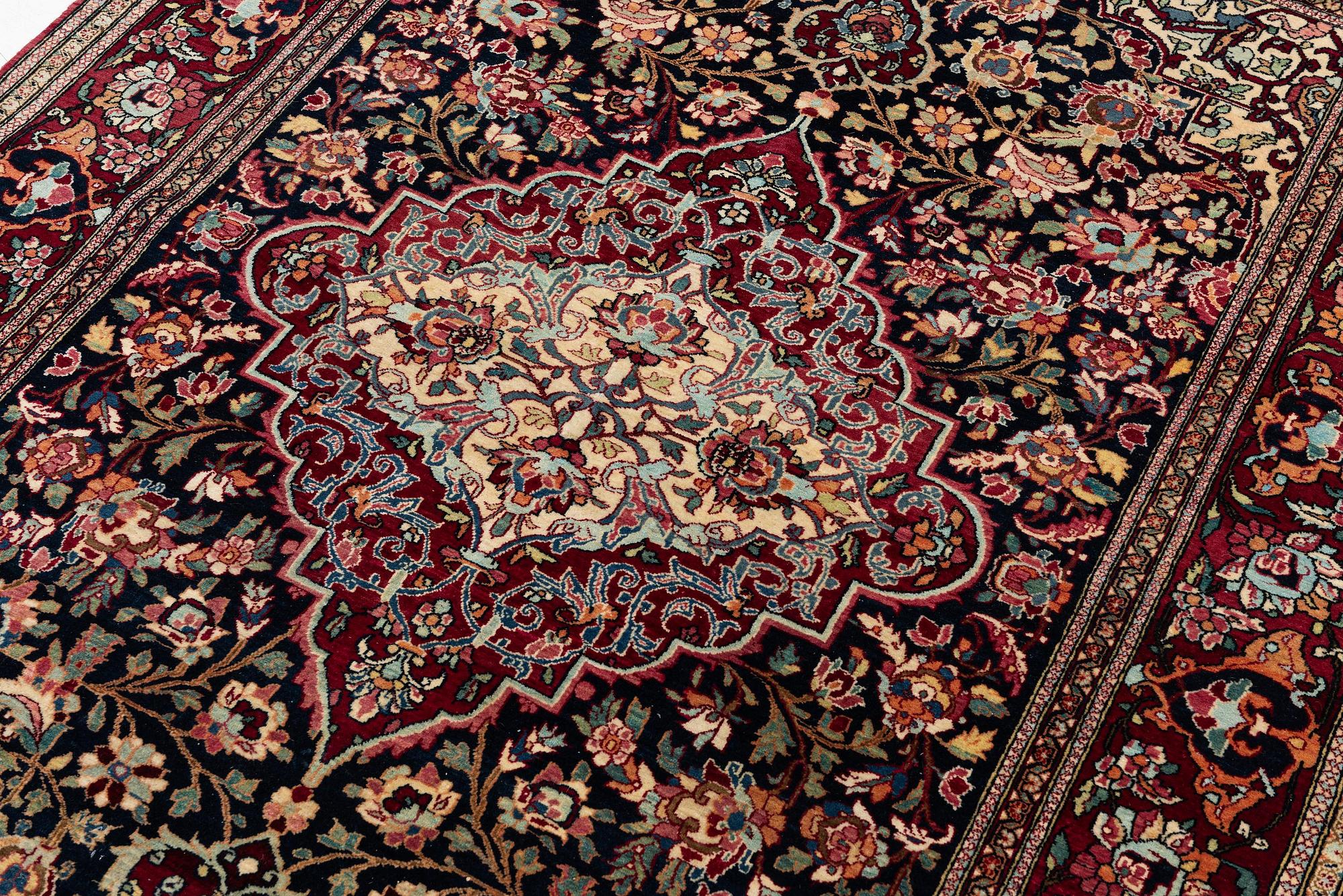 Matta, antik Isfahan, centrala Persien, ca 211 x 142 cm.