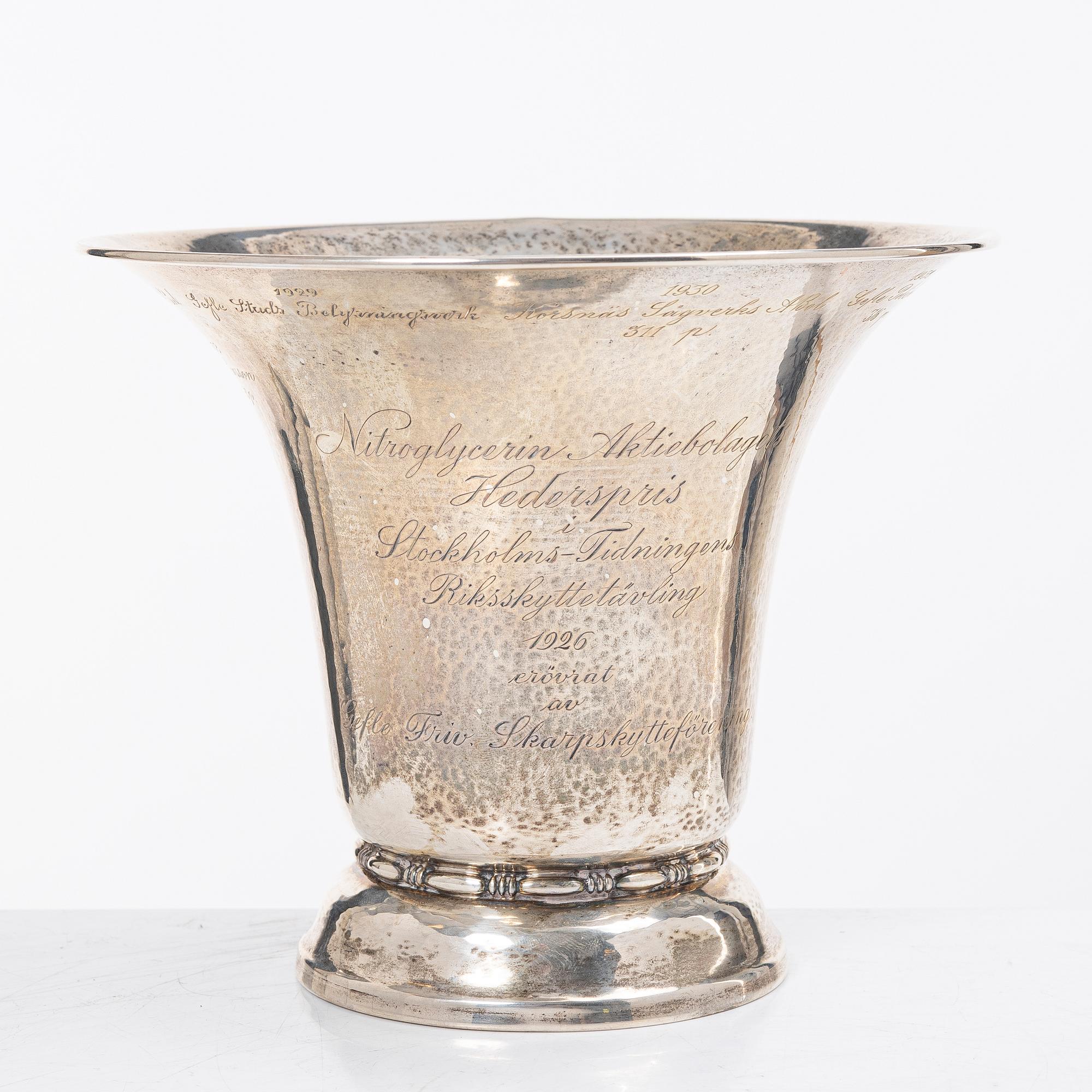 C.G. Hallberg, Skål, silver, Stockholm 1926.