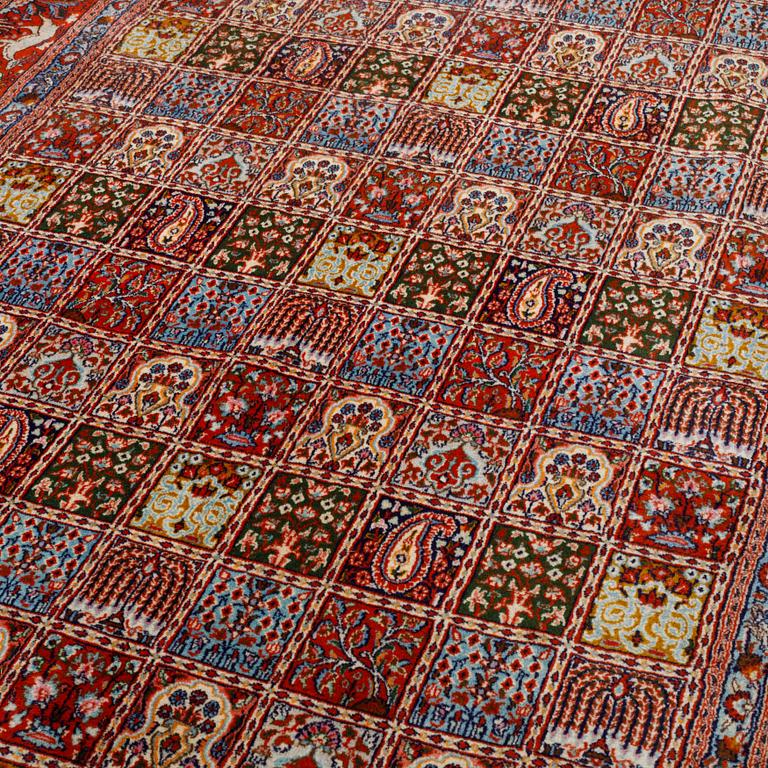 A rug, Old Moud, ca 310 x 198 cm.