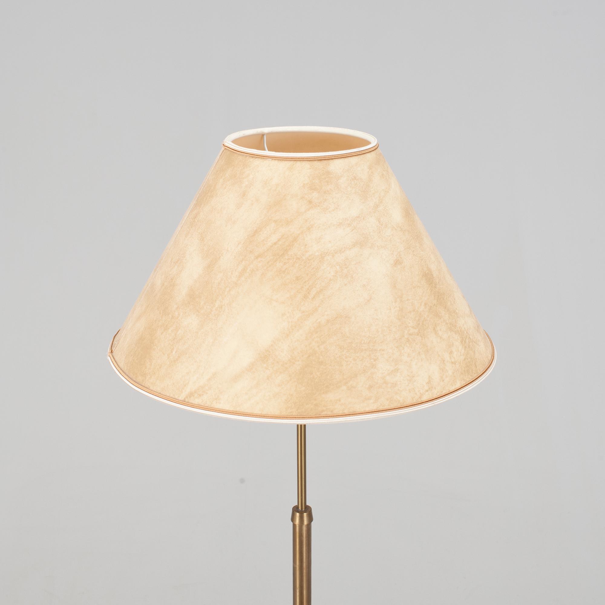 GOLVLAMPA, mässing och metall, Einar Bäckström, 1950-tal.