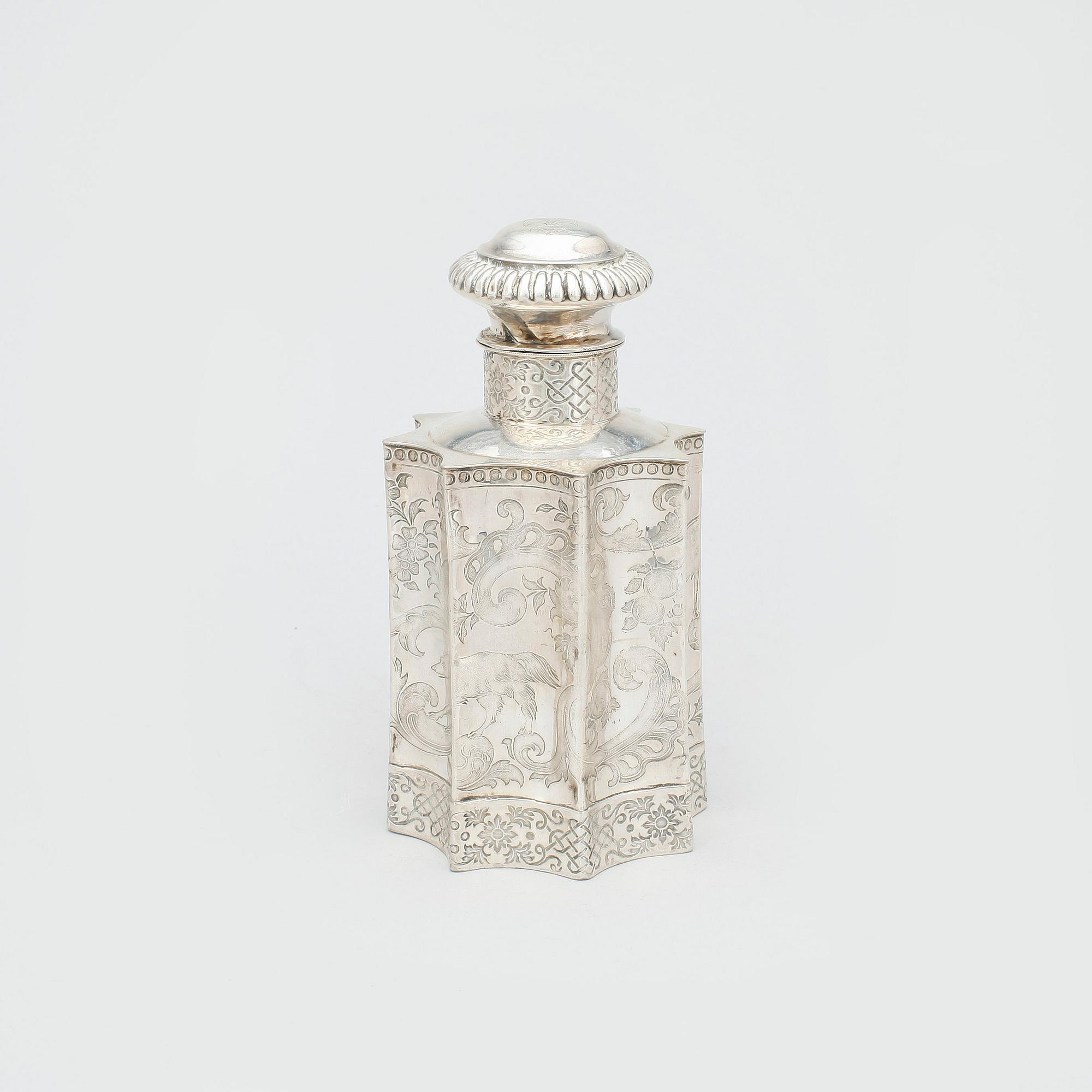 TEDOSA/FLASKA, silver, svensk importstämpel, troligen sent 1800-tal. Vikt ca 100 gram.