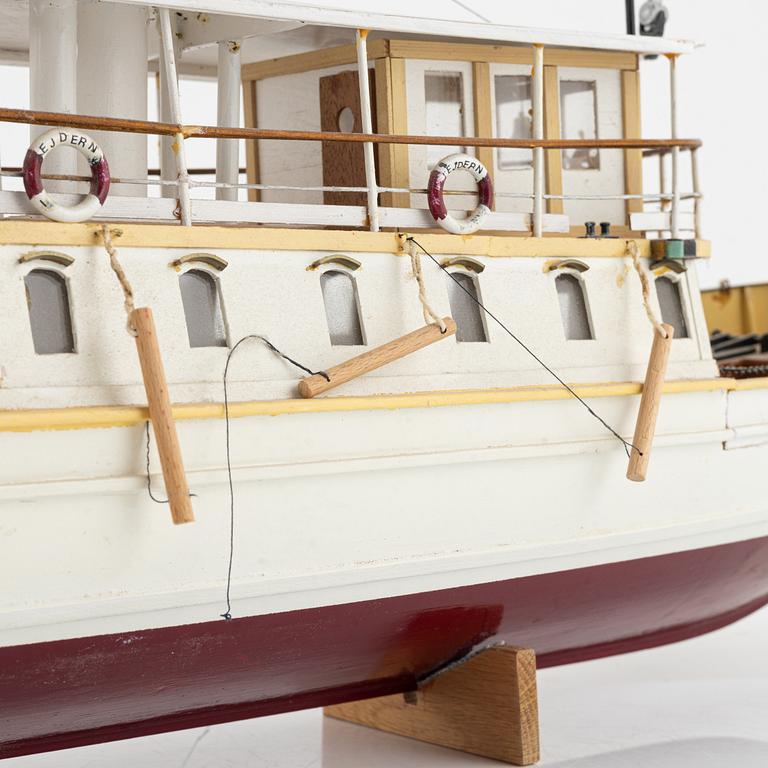 Fartygsmodell av S/S Ejdern.