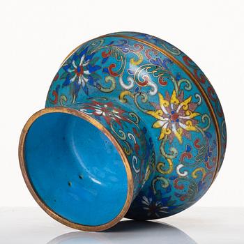 Ask med lock, cloisonne för den islamska marknaden. Qingdynastin, sent 1800-tal.