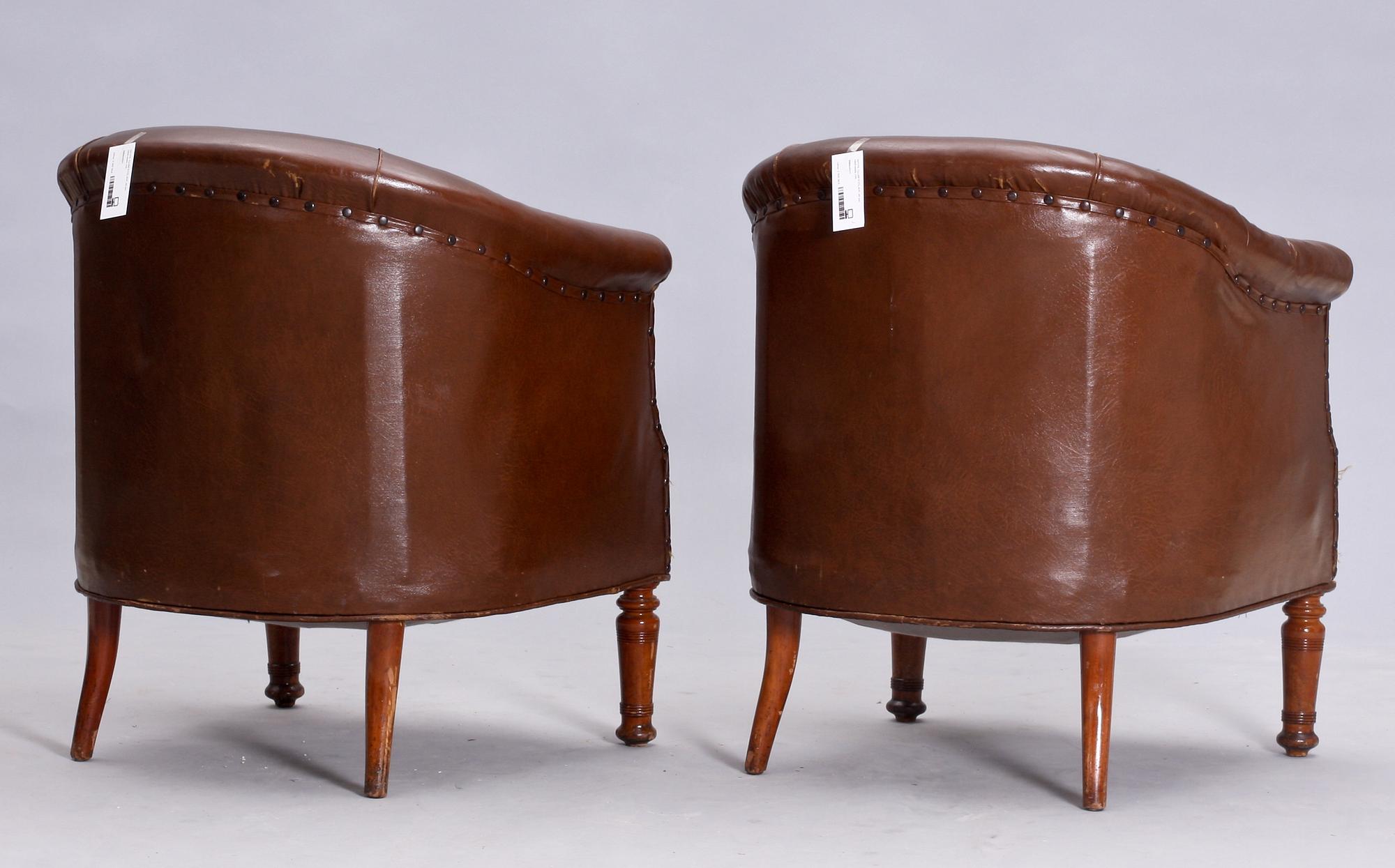 CLUBFÅTÖLJER, ett par. 1900-talets mitt.