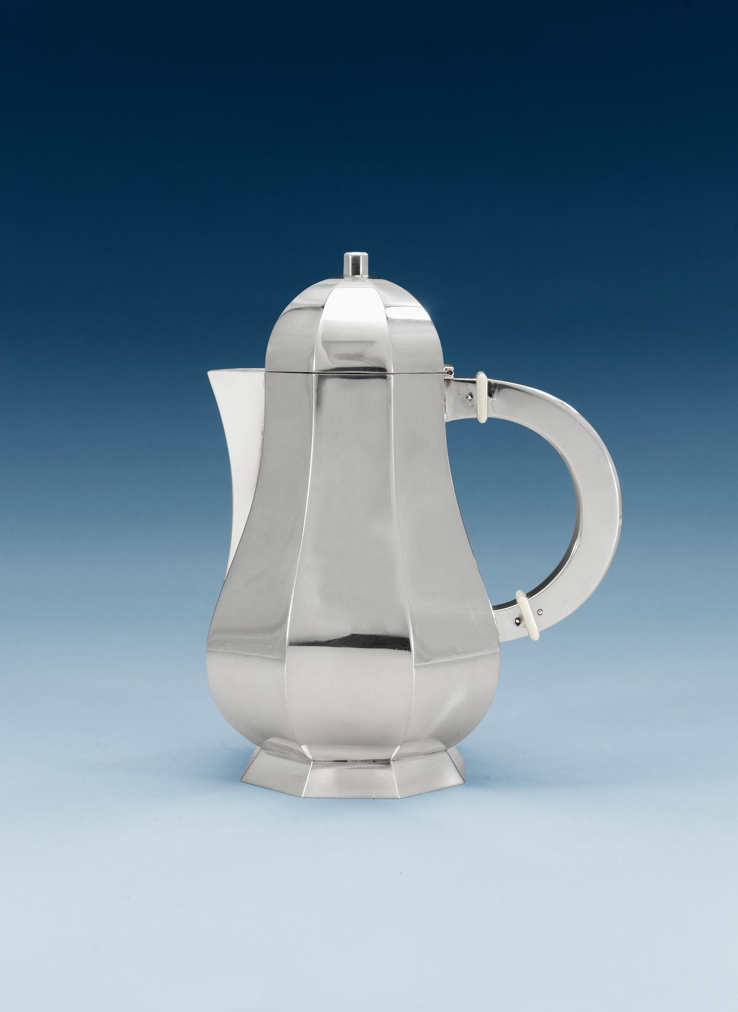 Wiwen Nilsson, A Wiwen Nilsson sterling teapot, Lund 1948.