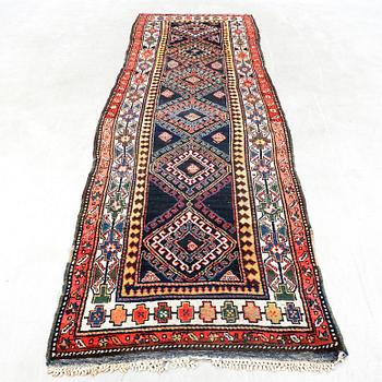 Matta ´Kaukasisk galleri omkring 1900 ca 360x123 cm.