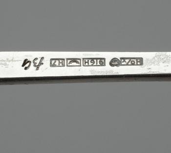 ISBESTICK, silver, "Birgitta", sign. BG (Bertel Gardberg) Hopeatehdas Oy, Helsingfors 1961. Vikt 41,6 g.