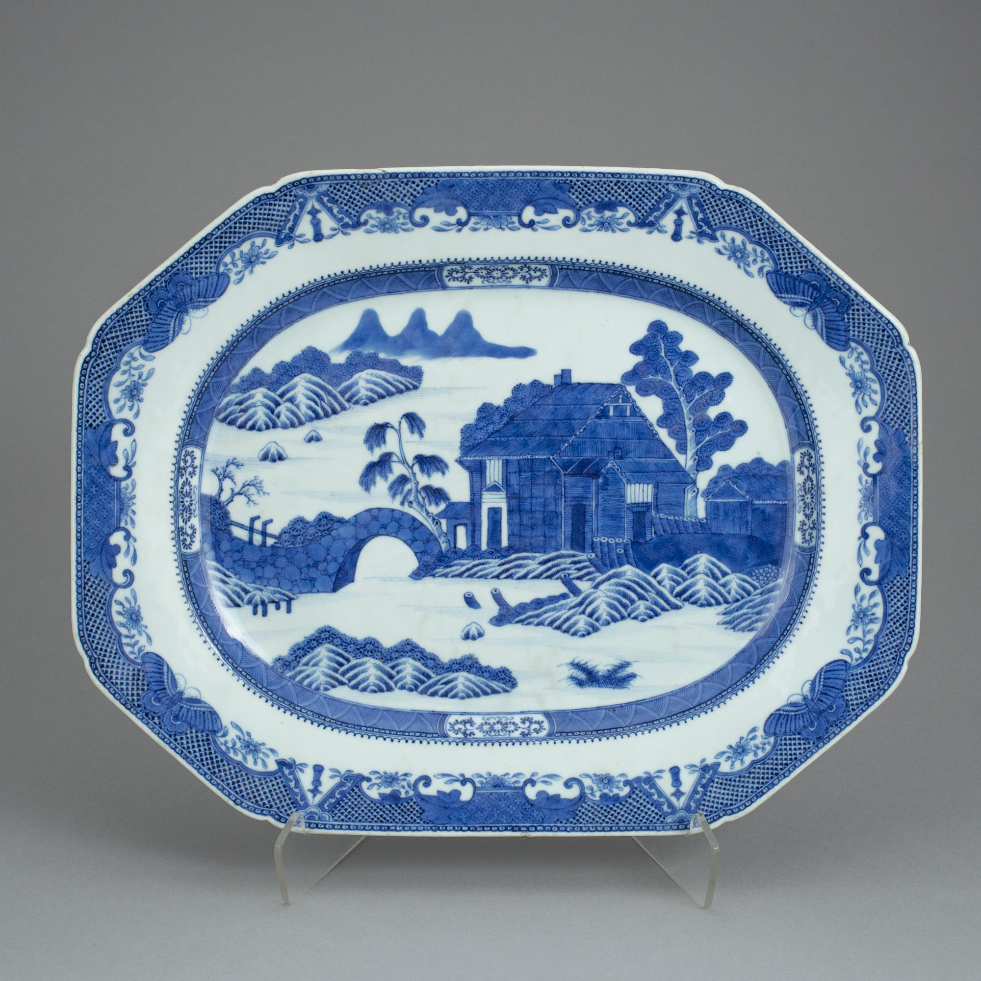 STEKFAT, porslin, Kina, Qianlong (1736-95).