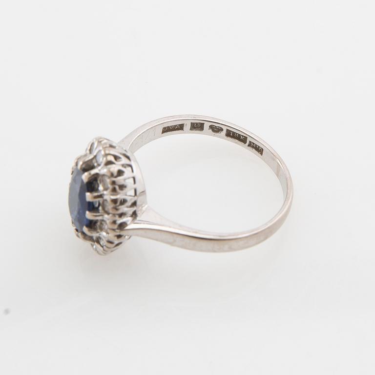 Bo Andersson, Ring 18K white gold set with an oval faceted sapphire and round brilliant-cut diamonds, Uppsala 2010.