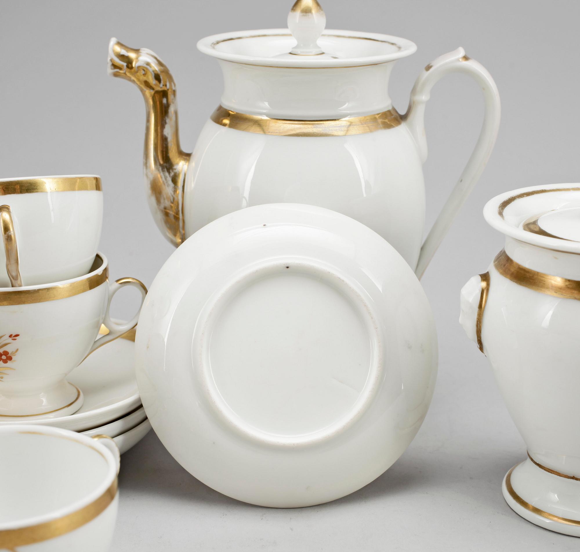 KAFFESERVIS, 6 delar porslin, empire 1800-talets första hälft.