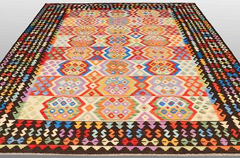 Matta, Kelim, ca 373 x 282 cm.
