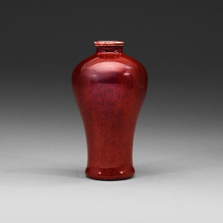 VAS, porslin. Qingdynastin, 1700-tal.
