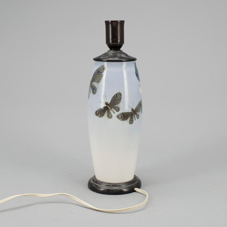BORDSLAMPA, porslin, 1900-talets första hälft.