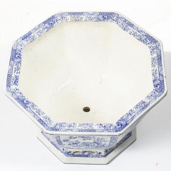 A flintware flower pot, second half of the 19th century.