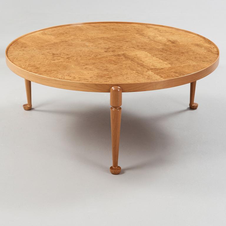 A Josef Frank burrwood and walnut sofa table, Svenskt Tenn, model 2139.
