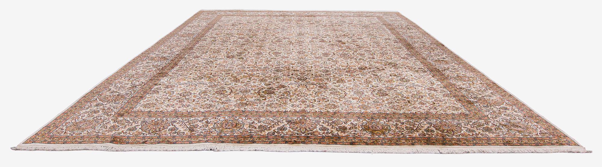 Matta, Kashmir, silkkiä, noin 312 x 425 cm.