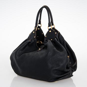 Louis Vuitton, "Mahina XL" laukku.