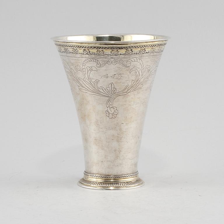 BÄGARE, silver, Lars Beckman d.ä., Örebro, 1700-tal. Vikt 324 g.