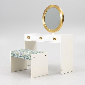 Dressing table with stool, and mirror, including Glassmaster Markaryd, second half of the 20th century.