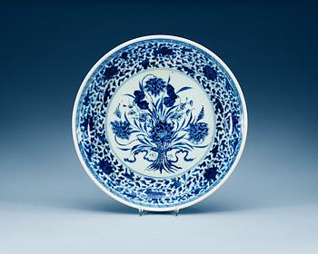 A blue and white dish, Qing dynasty.