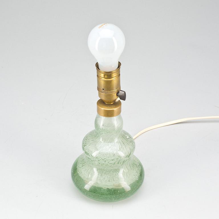 BORDSLAMPA, glas, 1900-talets andra hälft.