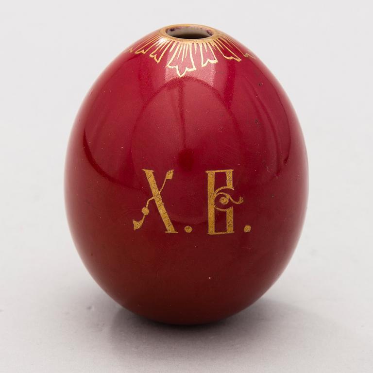 PÄÄSIÄISMUNA, posliinia. Venäjä, 1800-luku.