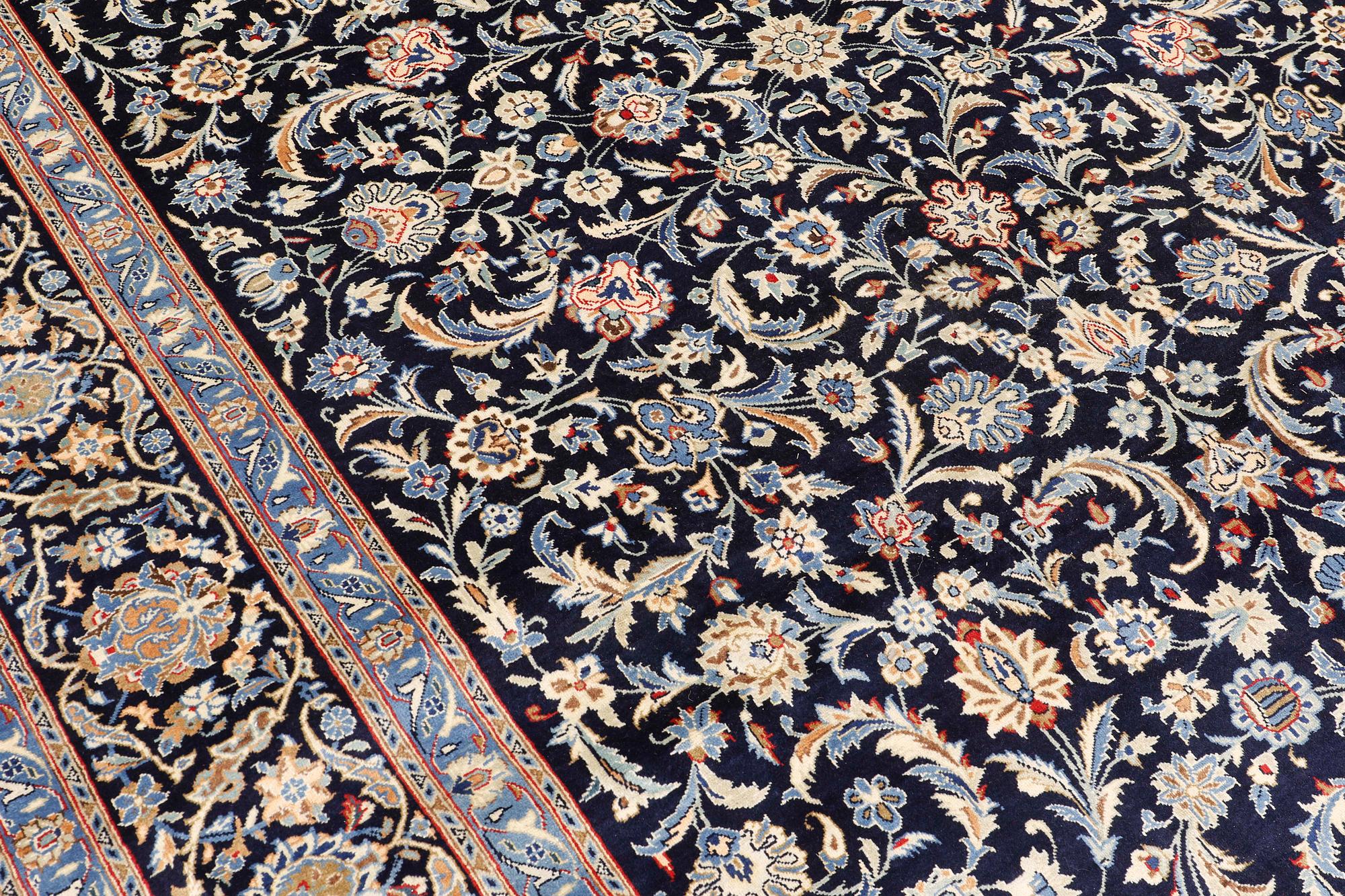 A carpet, Kashan, ca 355 x 238 cm.