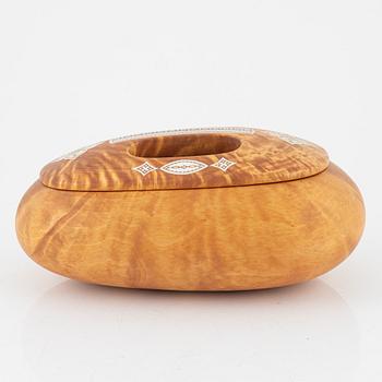 Thore Sunna, a birch box with lid, signed.