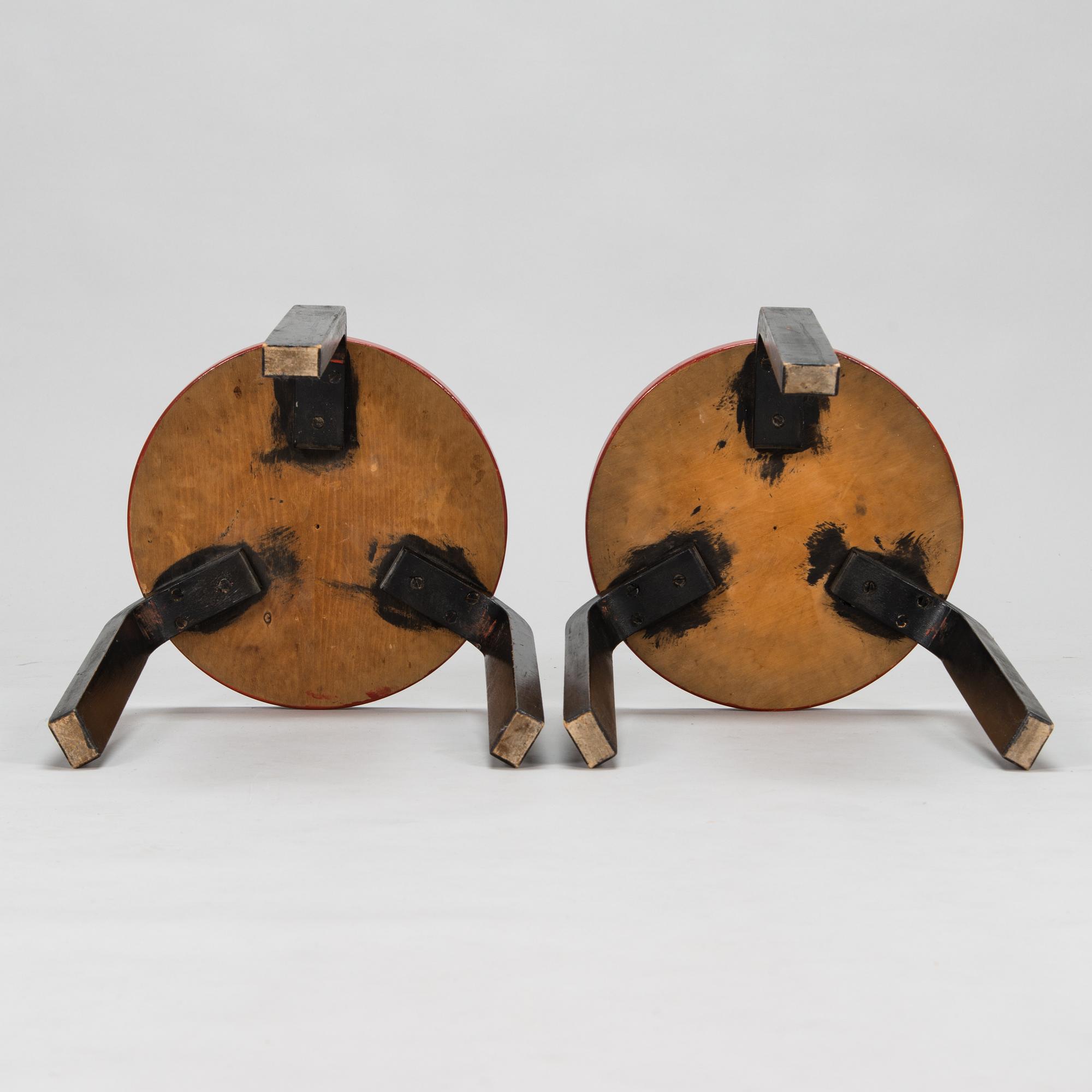 Alvar Aalto, pallar, 2 st, modell 60,  O.Y. Huonekalu-ja Rakennustyötehdas A.B. 1900-talets mitt.