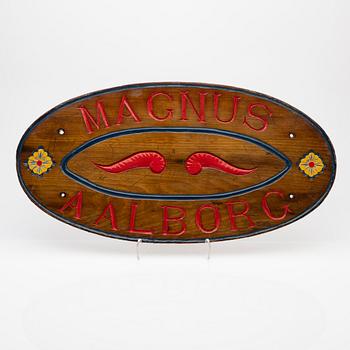 Name board "Magnus Alborg" / "Veritas XXII (Köbenhavn" Copenhan).