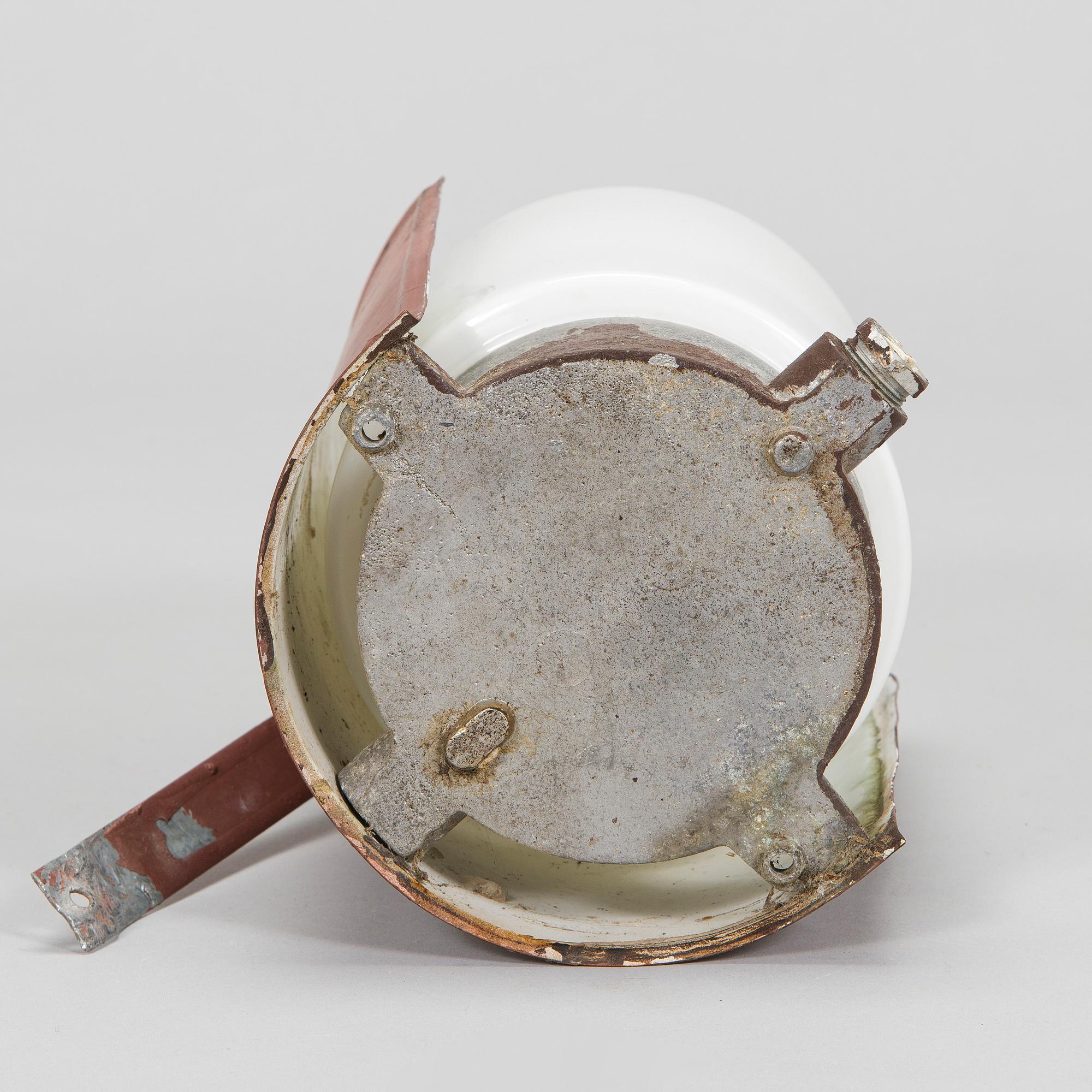 Paavo Tynell, seinävalaisin / ulkovalaisin, malli 7307, Idman. 1900-luvun puoliväli.