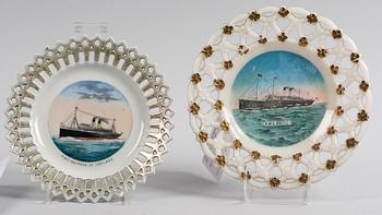 TALLRIKAR, 2 st, glas resp porslin, tidigt 1900-tal.