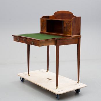 DAMSKRIVBORD, England, 1900-talets mitt.