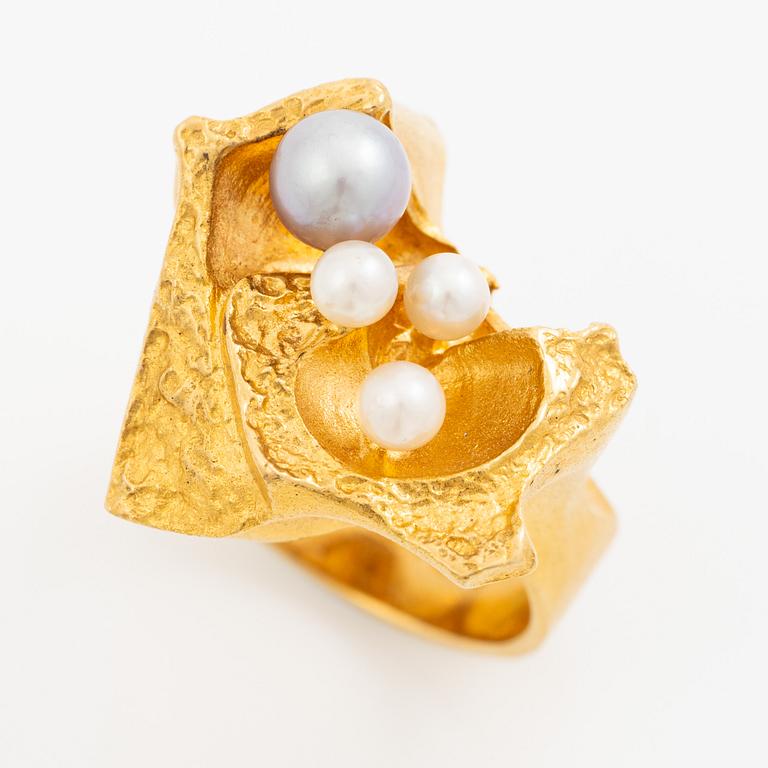 Björn Weckström, ring 18K guld med odlade pärlor, Finland. För Lapponia.