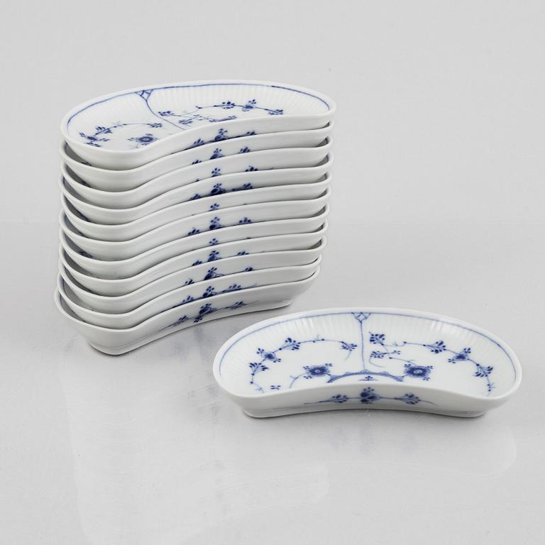 A set of 12 'Blue Fluted' porcelain dishes, Royal Copenhagen, model 154, 1898-1923.